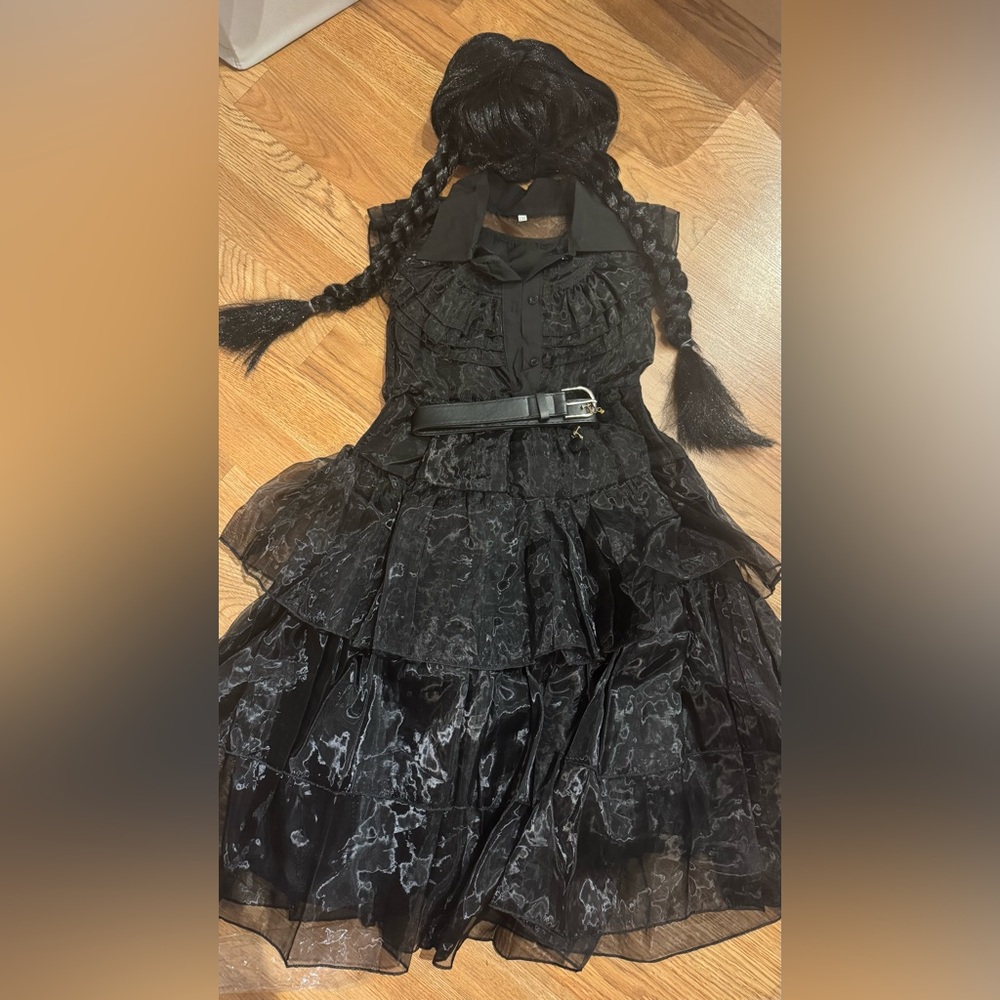 Wednesday Addams Costume – Dress with Wig, Belt & Earrings (Size 6–7 Y)